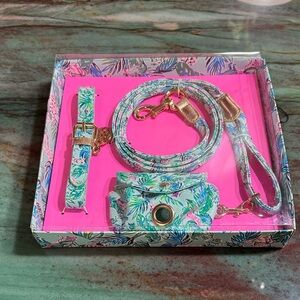 Lilly Pulitzer  tropical  Dog Leash and Accessories Set in Mint & Pink
